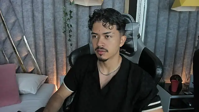 NicolaiKarav online show from April 2026 12:22:02 PM