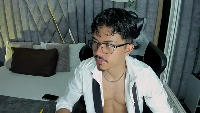 Snapshot of NicolaiKarav chatting on April 2026 12:32:01 PM NicolaiKarav online show from April 2026 12:32:01 PM
