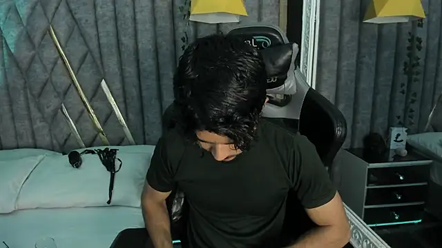 Snapshot of NicolaiKarav chatting on May 2026 12:43:02 PM NicolaiKarav online show from May 2026 12:43:02 PM