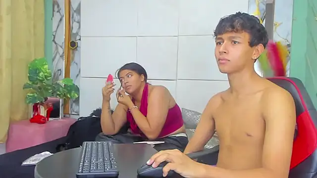 PrincesANDdark online show from January 2026 07:17:01 PM