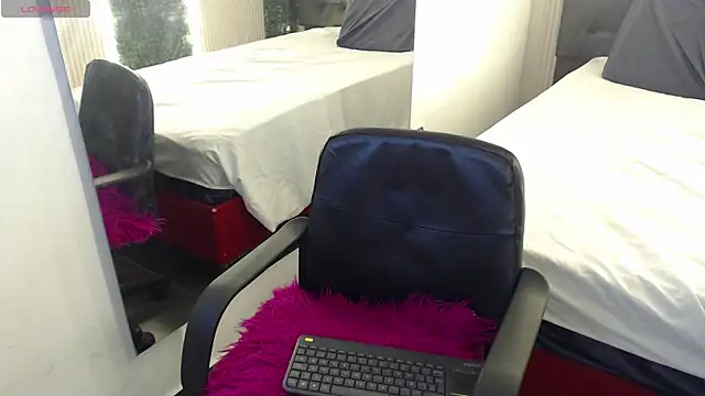 mia violet8 online show from December 2025 01:55:01 AM