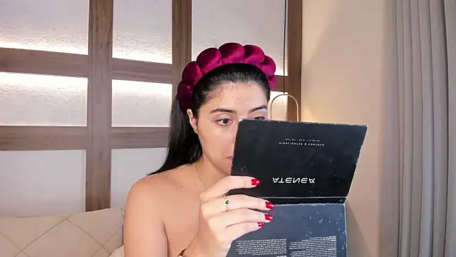 SarhaVega online show from April 2026 01:17:02 PM