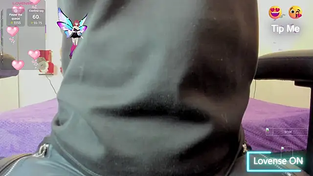 Snapshot of mask_red_girl chatting on December 2025 01:09:01 PM mask red girl online show from December 2025 01:09:01 PM