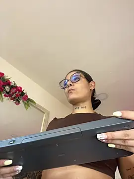 LauraRaider online show from July 2026 10:52:01 PM