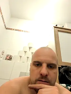 Phoenix2310 online show from February 2026 01:59:01 PM