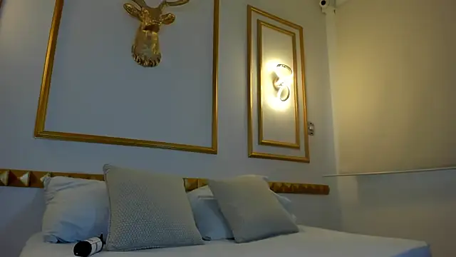 zully28  online show from December 2025 12:12:02 PM