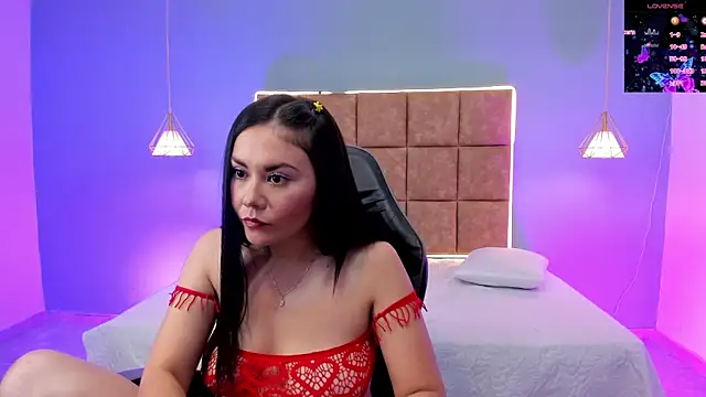 Snapshot of Natalia_Saenz_ chatting on May 2026 12:10:01 PM Natalia Saenz online show from May 2026 12:10:01 PM