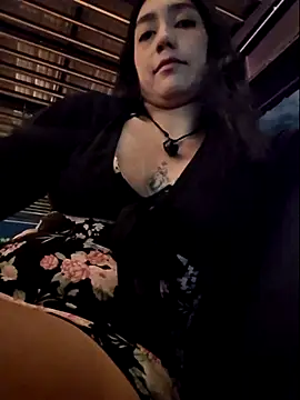 Snapshot of Eveeelyn25 chatting on April 2026 12:02:02 AM Eveeelyn25 online show from April 2026 12:02:02 AM