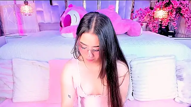 Snapshot of Naomistart chatting on July 2026 05:32:02 AM Naomistart online show from July 2026 05:32:02 AM