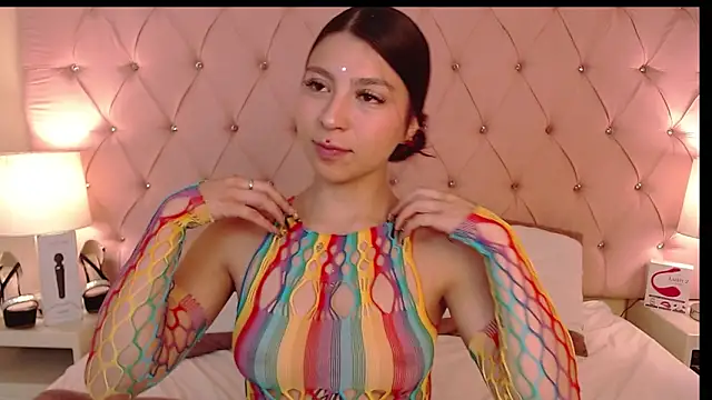 Hillary Thomson online show from November 2025 03:12:02 PM