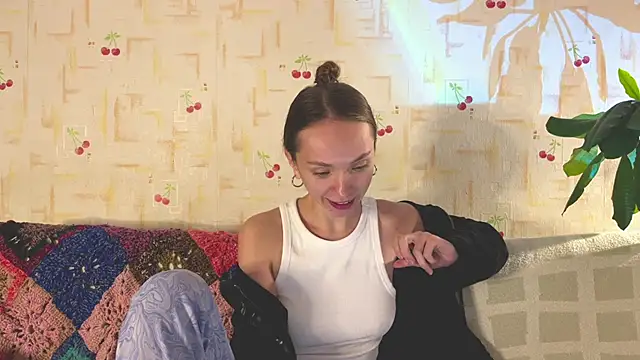 PaulaTisch online show from December 2025 04:12:02 PM