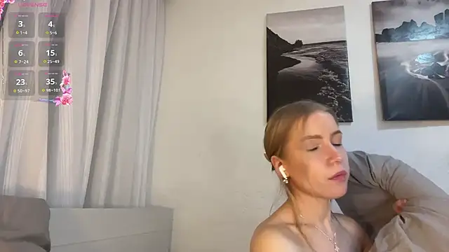 Snapshot of Alice_meow15 chatting on January 2026 01:42:02 AM Alice meow15 online show from January 2026 01:42:02 AM