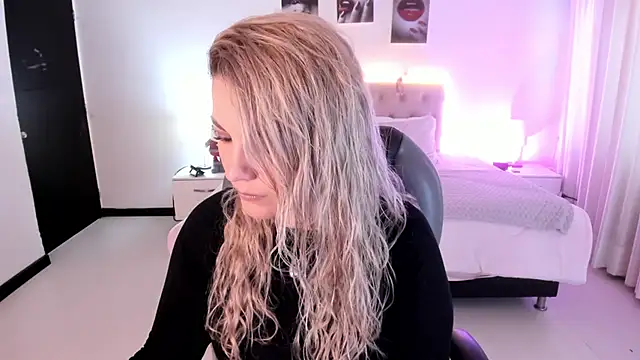 Violeta Hotter online show from November 2025 11:12:02 AM