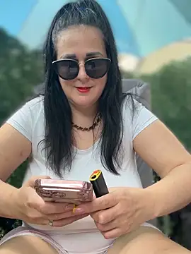 Snapshot of Mary_kansas_bbw chatting on May 2026 01:48:02 PM Mary kansas bbw online show from May 2026 01:48:02 PM
