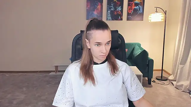 Snapshot of OkDevier chatting on November 2025 08:58:01 AM OkDevier online show from November 2025 08:58:01 AM