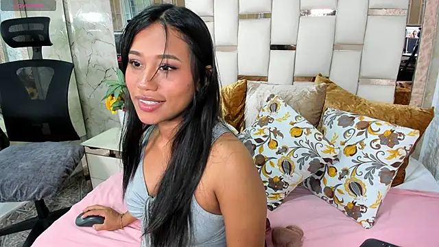 thalia nichols online show from April 2026 04:28:02 AM