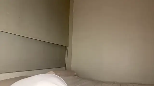 heyitsmia online show from December 2025 12:49:02 AM