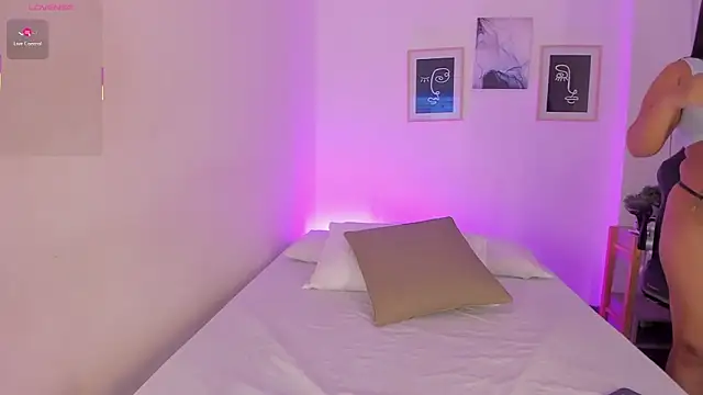 alejandrarojas  online show from February 2026 12:03:01 PM