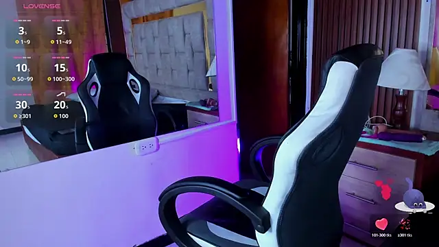 Ariana Blaze1 online show from November 2025 07:25:02 PM