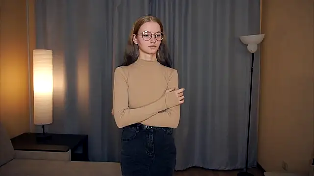 ToyaPletz online show from November 2025 06:20:01 PM