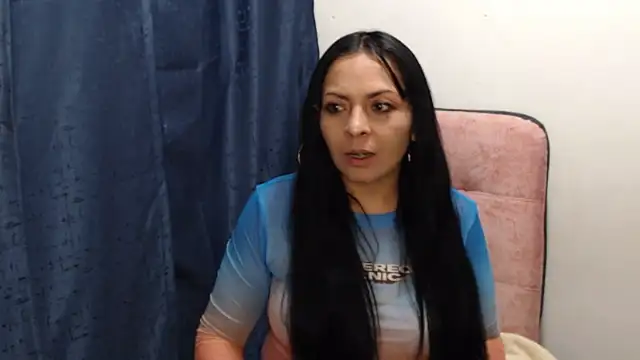 Paolahotty online show from December 2025 10:47:02 PM