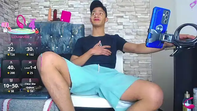 Snapshot of stefanodj chatting on November 2025 04:01:02 AM stefanodj online show from November 2025 04:01:02 AM