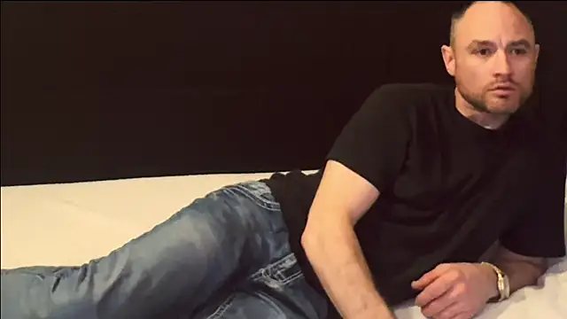 famous1tad online show from March 2026 01:25:01 PM