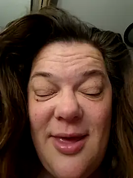 Snapshot of Tasmine chatting on November 2025 02:39:01 PM Tasmine online show from November 2025 02:39:01 PM