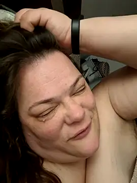 Snapshot of Tasmine chatting on November 2025 01:22:01 PM Tasmine online show from November 2025 01:22:01 PM