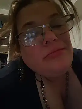 Snapshot of Tasmine chatting on November 2025 01:36:02 PM Tasmine online show from November 2025 01:36:02 PM