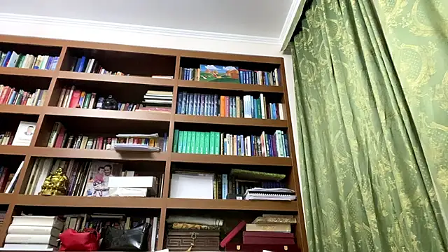 Snapshot of LinaClous chatting on January 2026 01:26:02 PM LinaClous online show from January 2026 01:26:02 PM