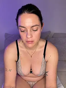 laraslittlesecrett online show from February 2026 12:21:01 PM