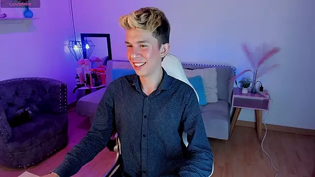 Juaan Diick online show from February 2026 05:17:02 PM