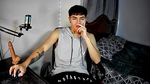 HouseOfHeat online show from March 2026 03:52:01 PM