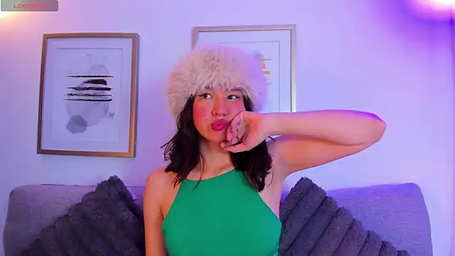 Skyy bloom online show from April 2026 12:03:02 PM