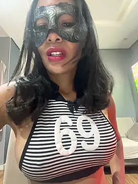 LunnaMaska online show from June 2026 12:59:01 PM