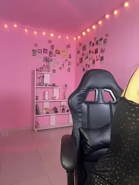 Davne  online show from April 2026 10:23:02 PM