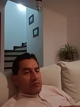 Snapshot of ChrisFloresP chatting on November 2025 11:28:01 PM ChrisFloresP online show from November 2025 11:28:01 PM