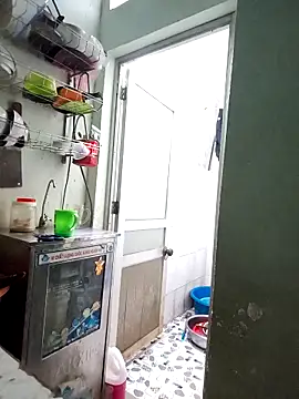 LianLaz online show from February 2026 01:29:01 PM