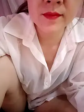 Lily-ross22 online show from April 2026 04:39:01 PM