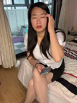 Snapshot of TU-37 chatting on November 2025 07:00:02 AM TU-37 online show from November 2025 07:00:02 AM