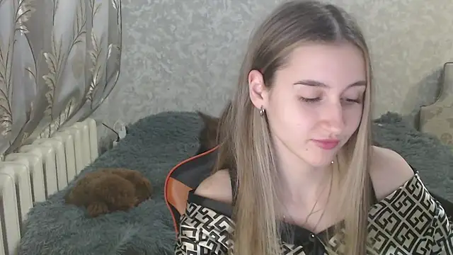 Ave Costly online show from December 2025 12:25:01 PM