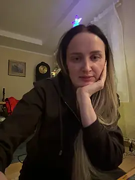 TomilaSi online show from December 2025 11:45:02 PM