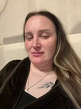 TomilaSi online show from April 2026 08:53:01 PM