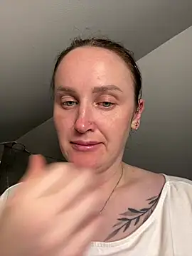 Snapshot of TomilaSi chatting on June 2026 08:30:02 PM TomilaSi online show from June 2026 08:30:02 PM