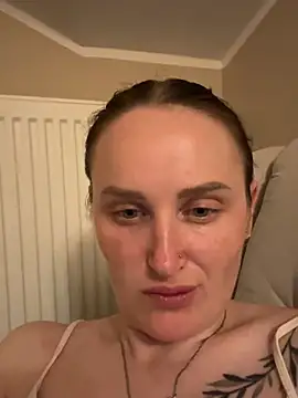 Snapshot of TomilaSi chatting on June 2026 08:04:01 PM TomilaSi online show from June 2026 08:04:01 PM