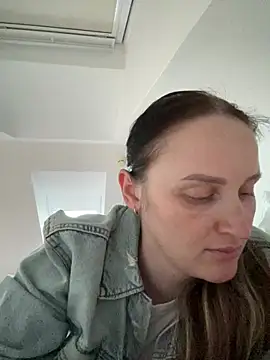 Snapshot of TomilaSi chatting on July 2026 06:03:02 PM TomilaSi online show from July 2026 06:03:02 PM