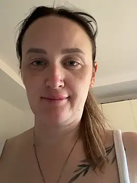 Snapshot of TomilaSi chatting on July 2026 05:04:02 PM TomilaSi online show from July 2026 05:04:02 PM