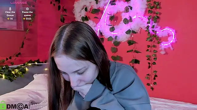 lally cute online show from March 2026 07:21:02 PM