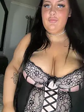 Snapshot of CurvyAyla chatting on December 2025 10:29:02 PM CurvyAyla online show from December 2025 10:29:02 PM